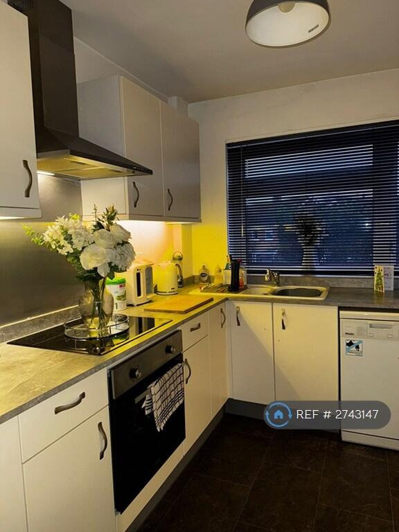 Aborn Parade, Mortimer Common, Reading, RG7