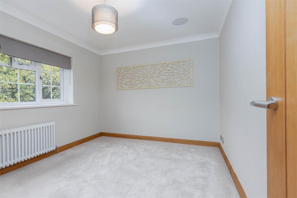 Tanglewood, 16 Fir Tree Lane