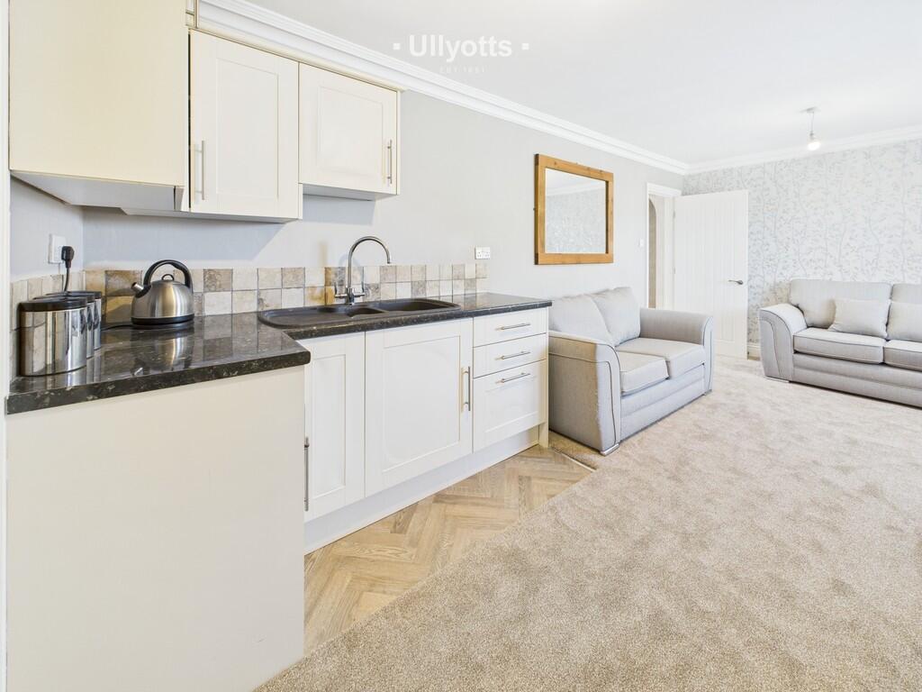 Lounge / Kitchene...