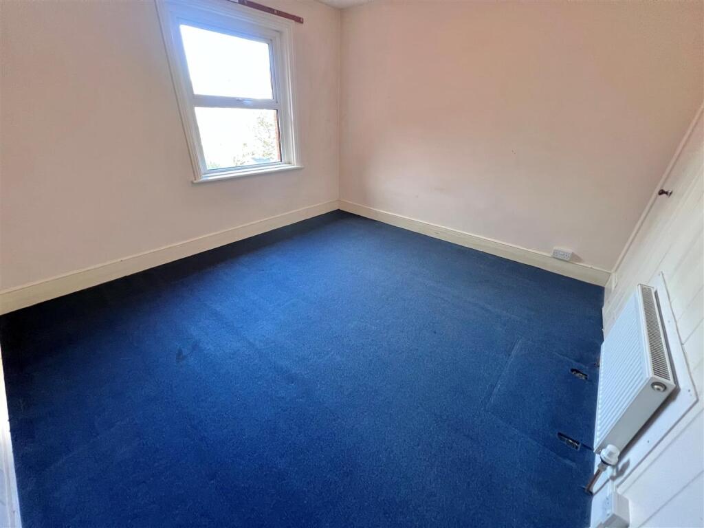Bedroom 2a.jpg