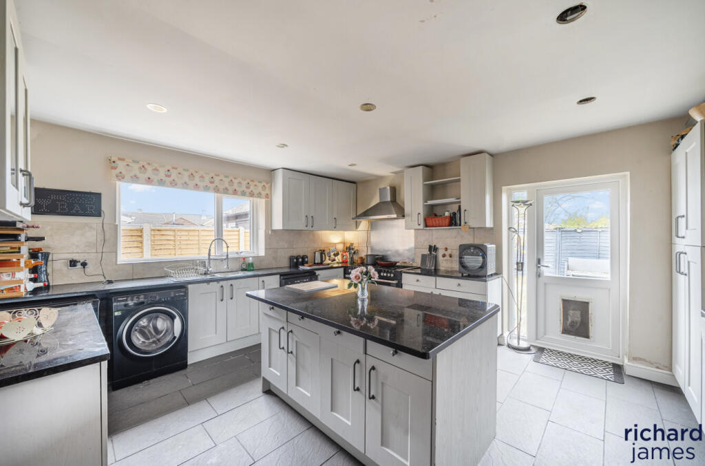 1298260f9e1546f5ba61bd7968714c2d