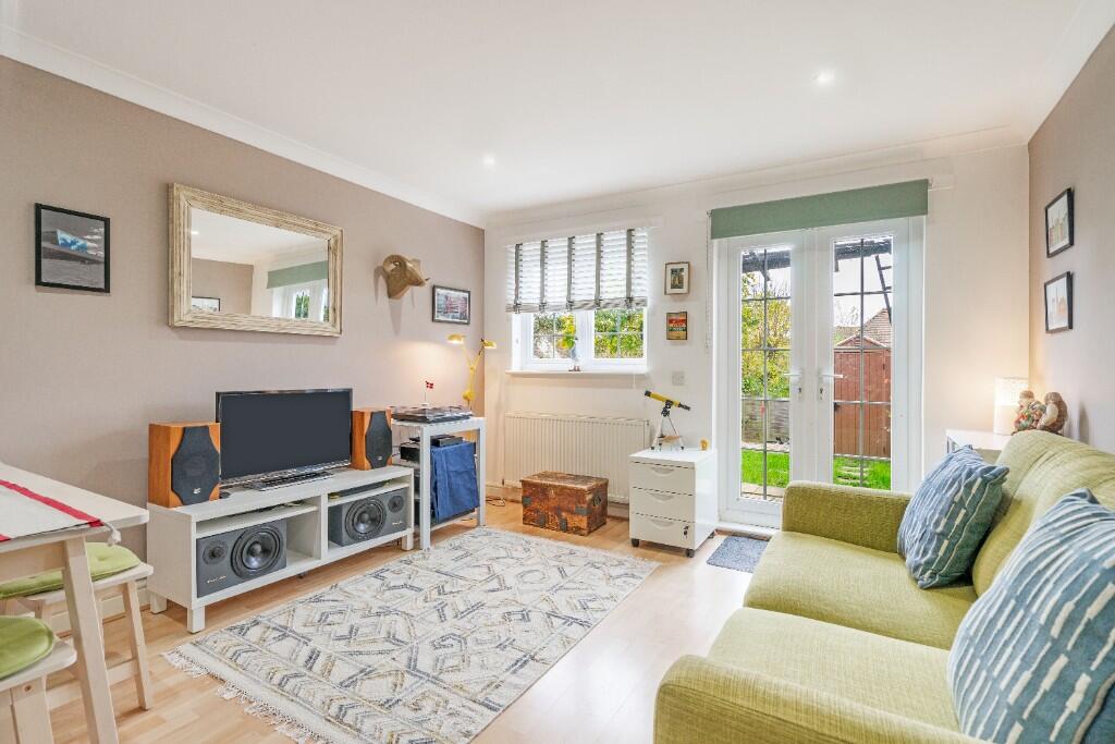 Sitting/dining room