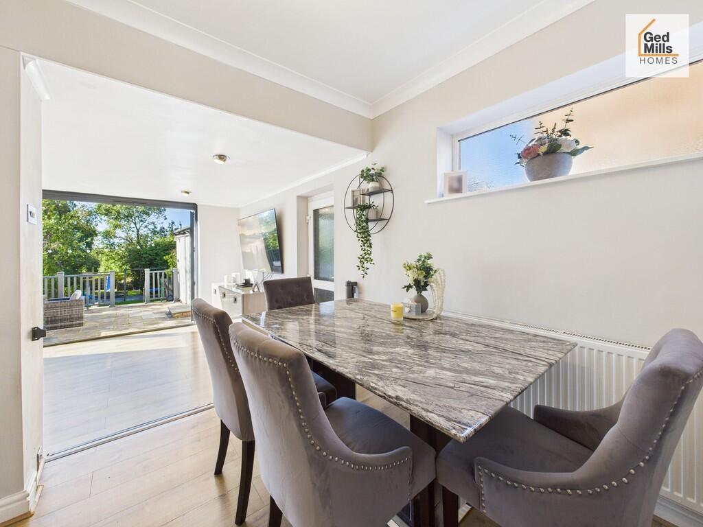 CAM04261G0-PR0095...