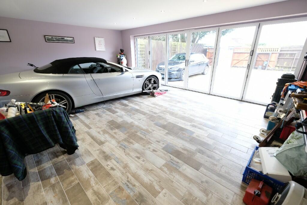 GARAGE
