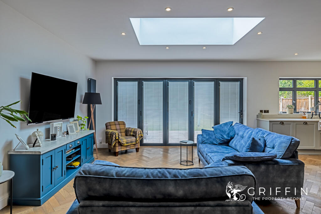 Kitchen &amp; Dining