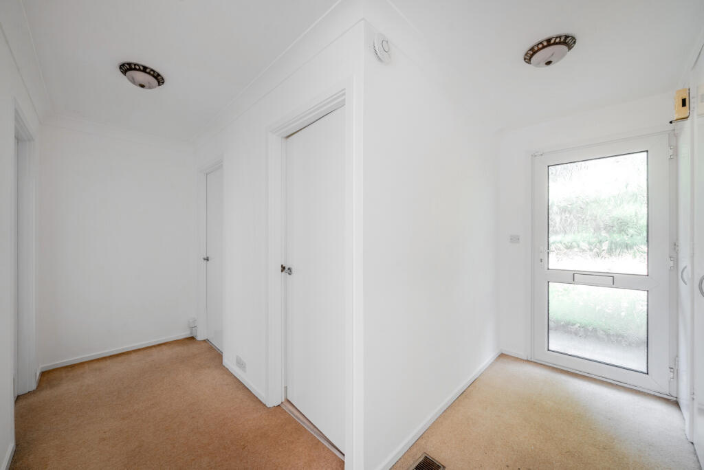 1328570-5-687e5b7...