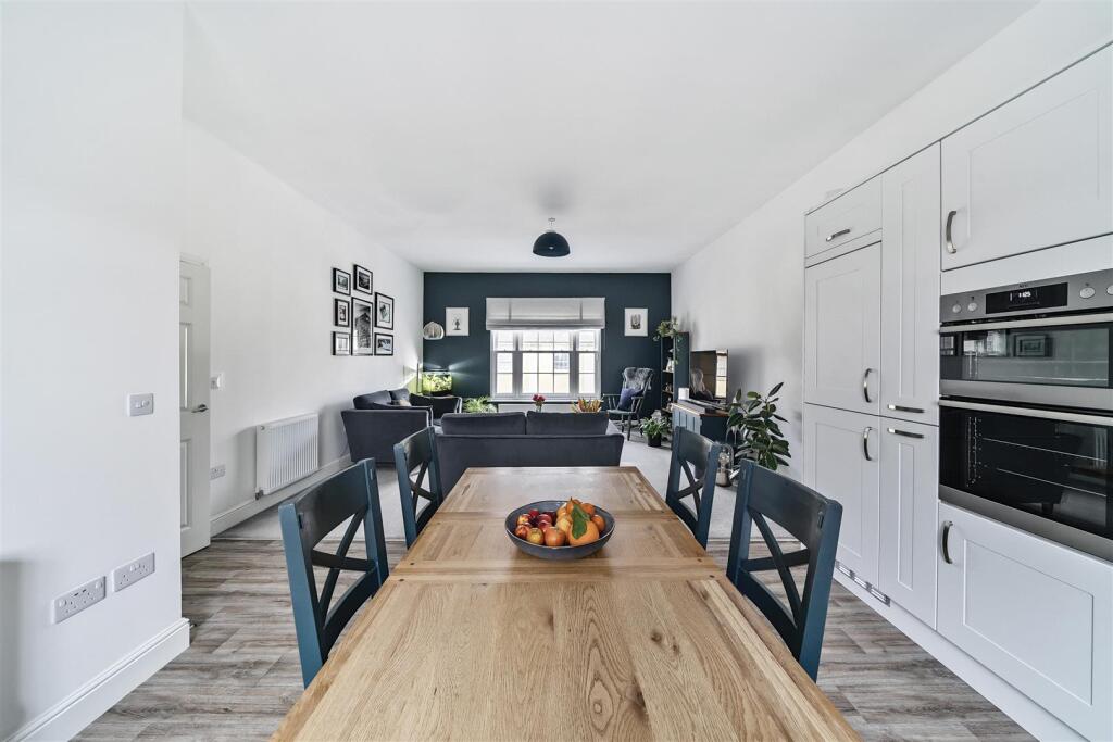 Dining/Kitchen