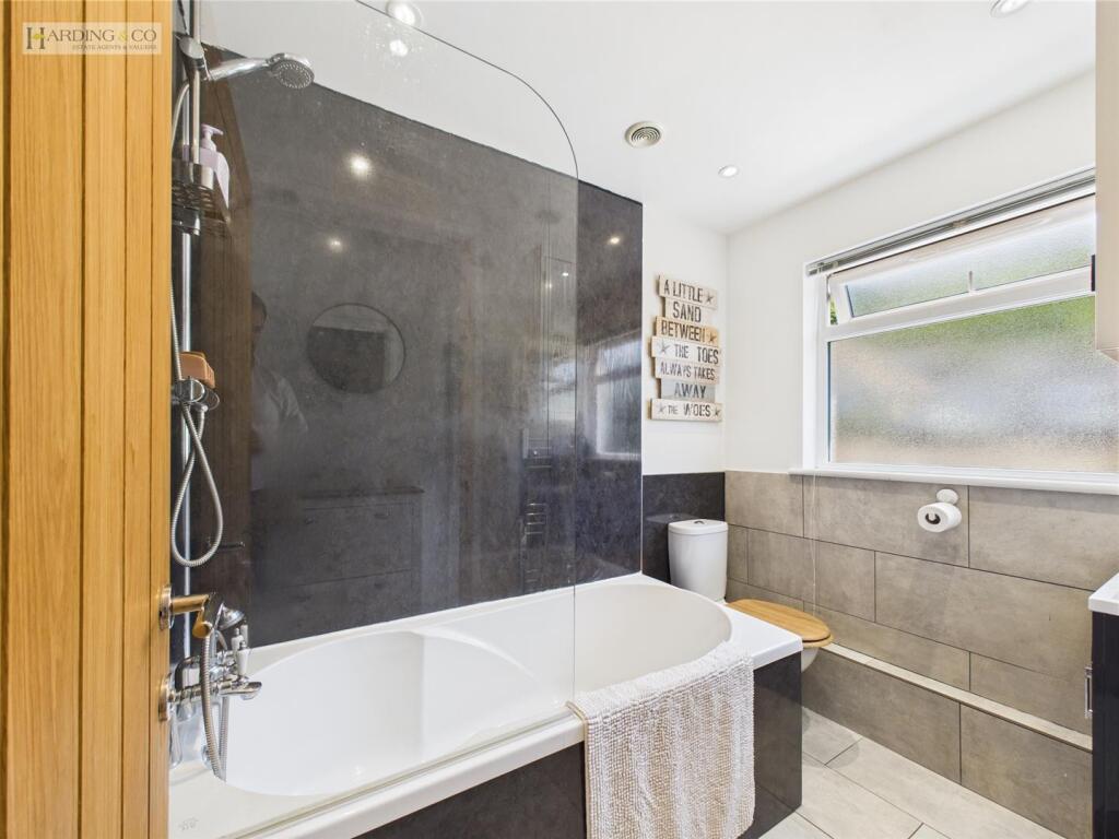 Downstairs Bathroom .1.jpg