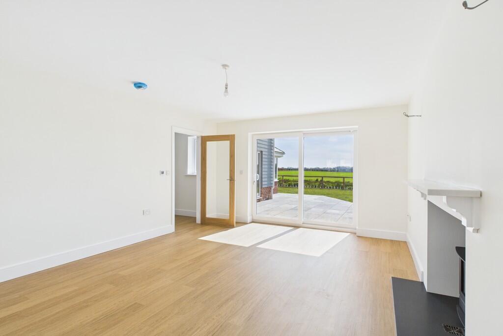 CAM01689G0-PR0460...