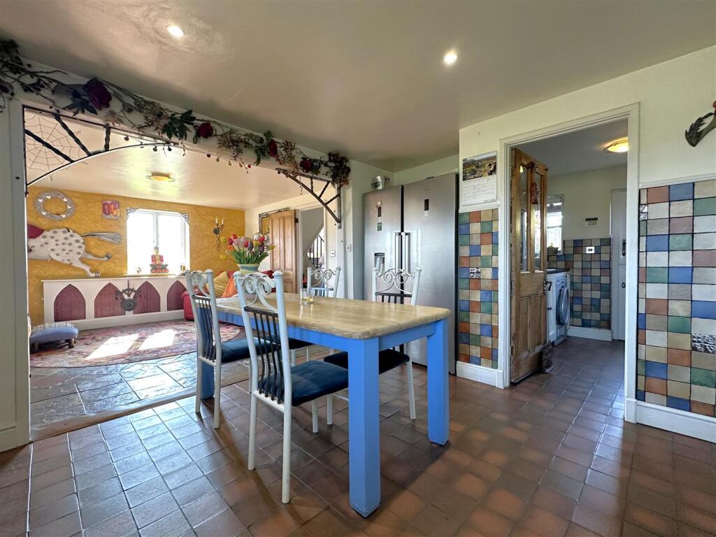 OPEN-Plan Space &amp; Separate Utility 593