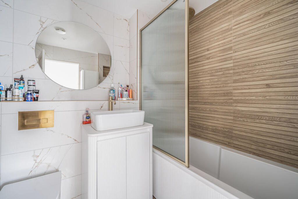 1384989-7-69270d1...