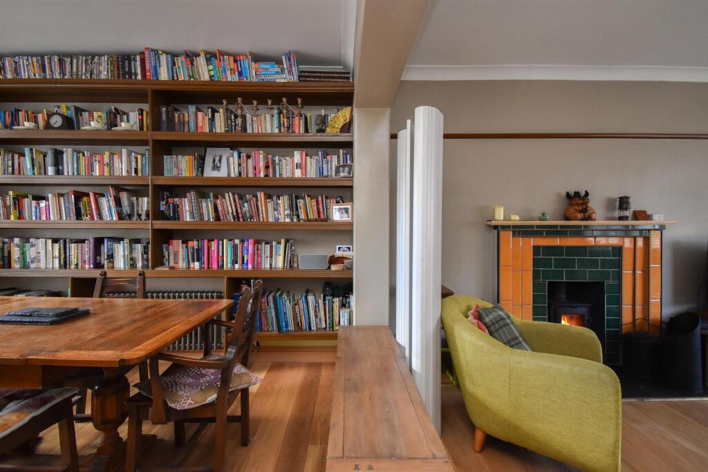 Living room/dining room