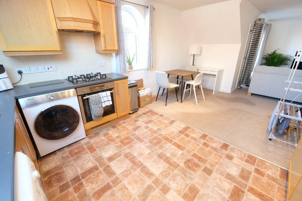 OPEN PLAN ROOM