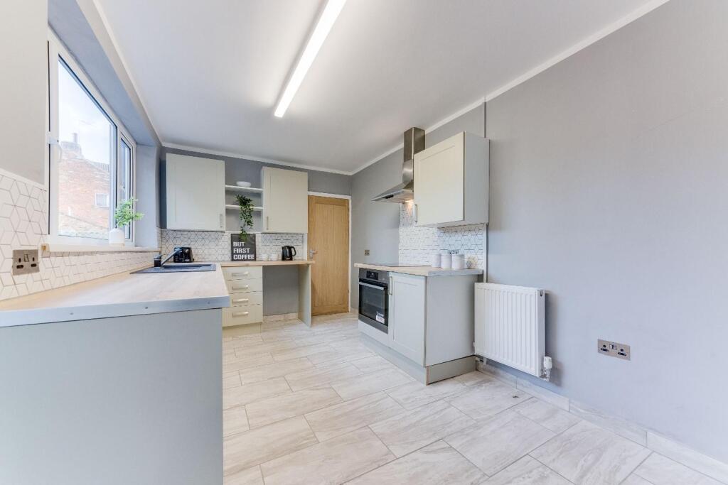 Kitchen 1.3.jpg