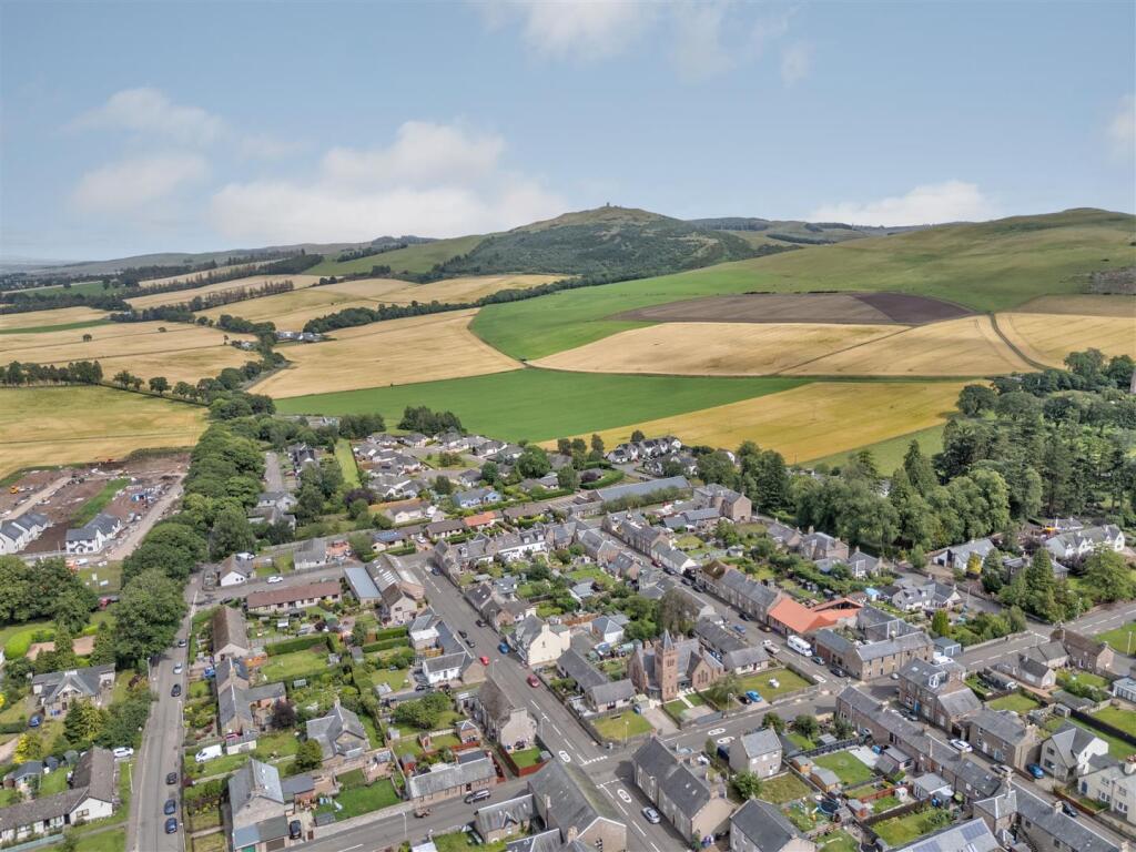 3C Castle Street Newtyle-22.JPG