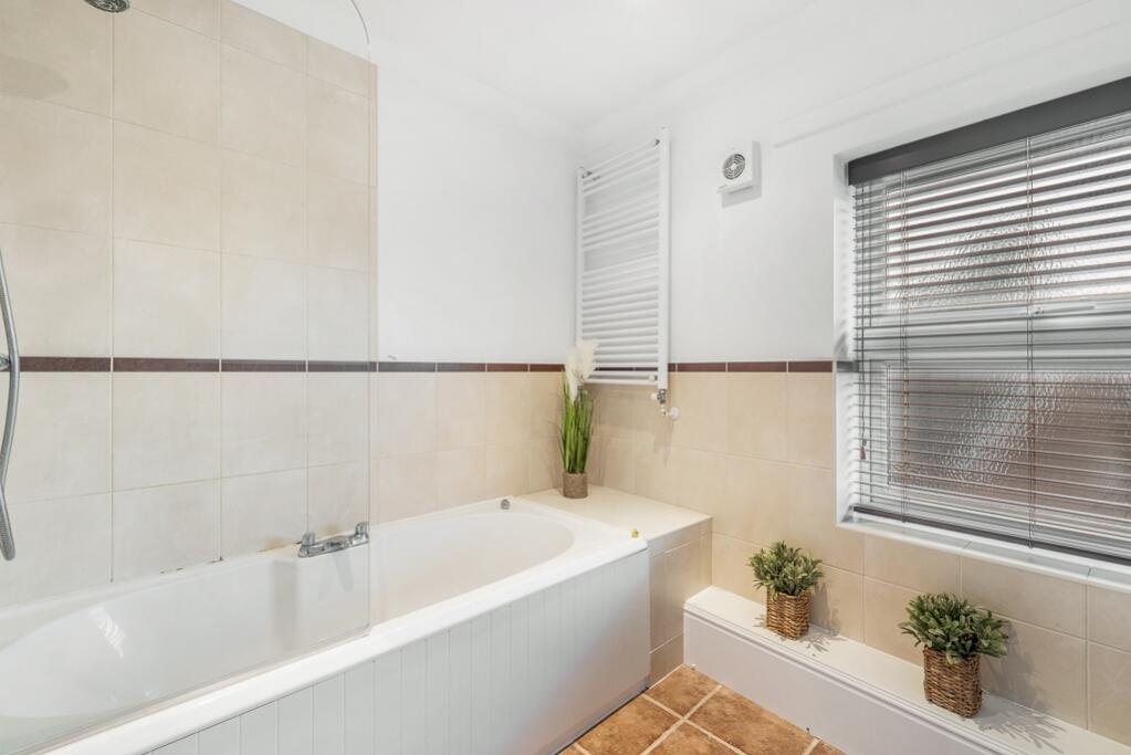 17 Abbots Crescent (Spalding)-23