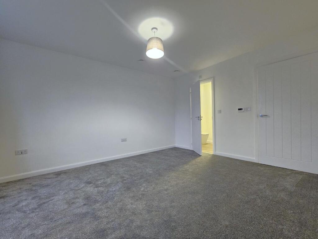 Master Bedroom 2.jpg