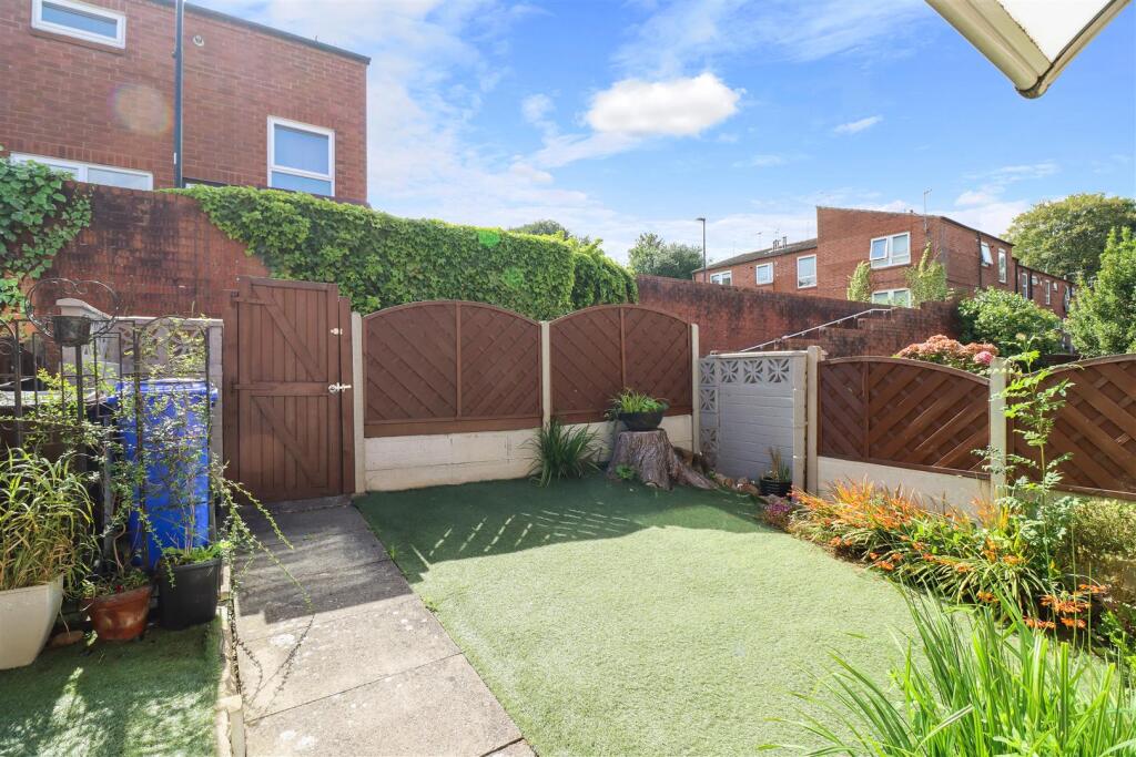 FRONT GARDEN