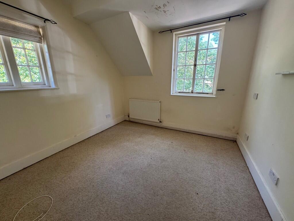 B  Medium  T202508141728.jpg