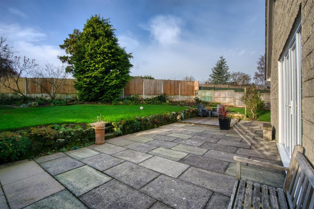 Rear Garden - dining patio.jpg