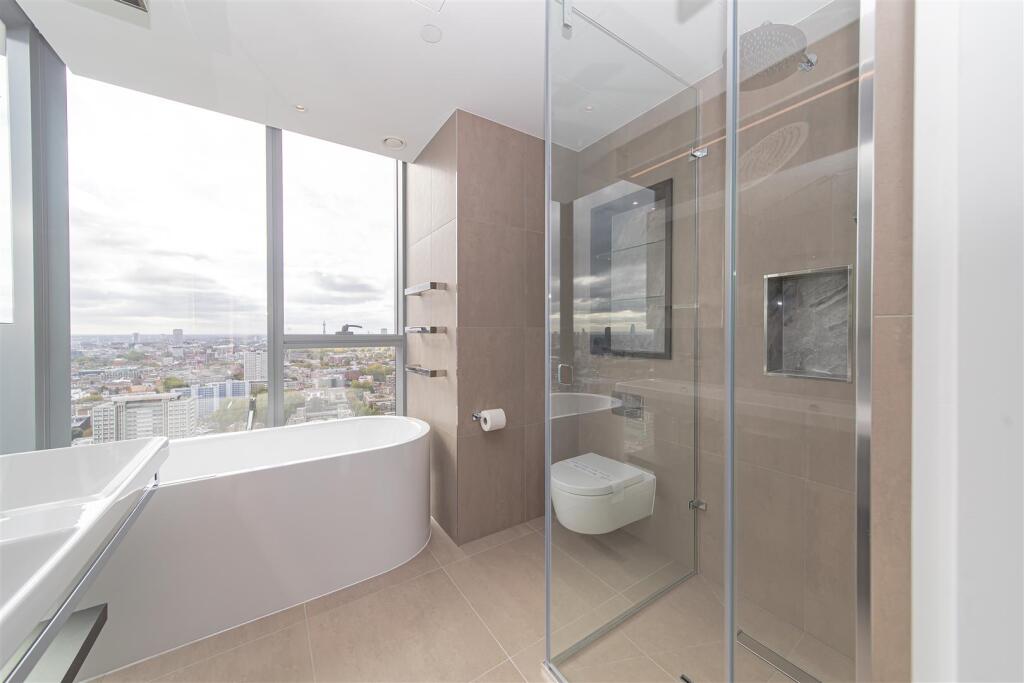Bathroom      .jpg