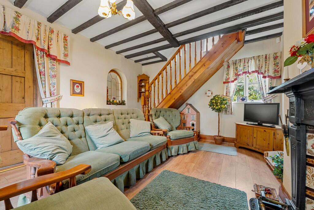 The Chimneys, Sau...