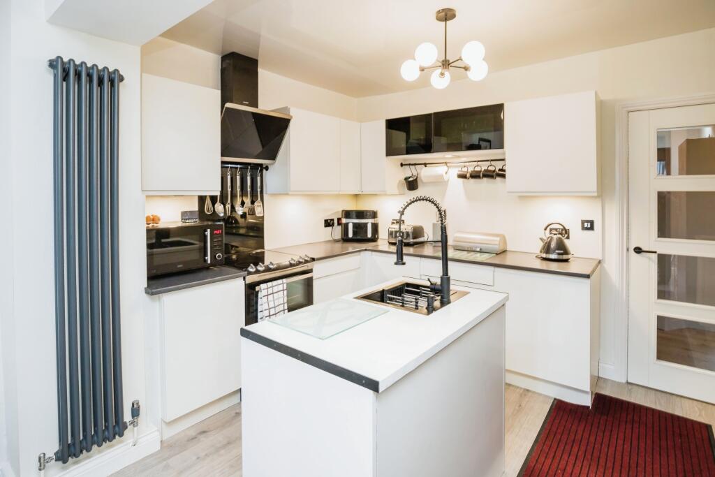 Lounge / Kitchen