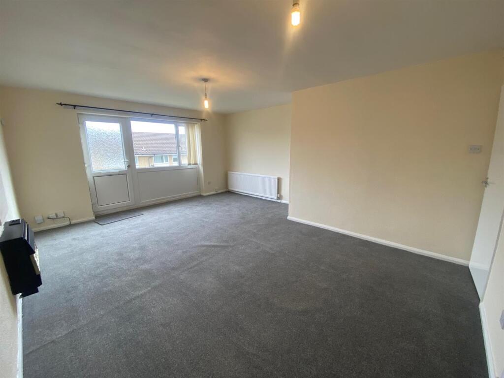 LOUNGE 1.jpg