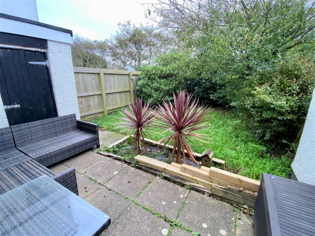 56 Calshot Close Garden