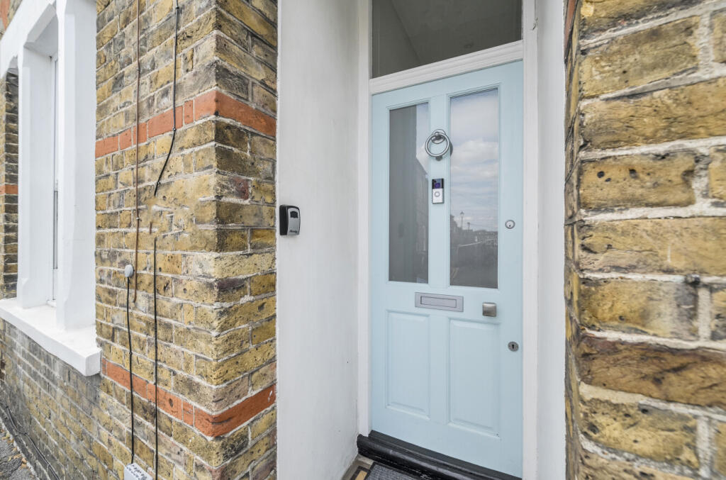 1314444-21-685eba...