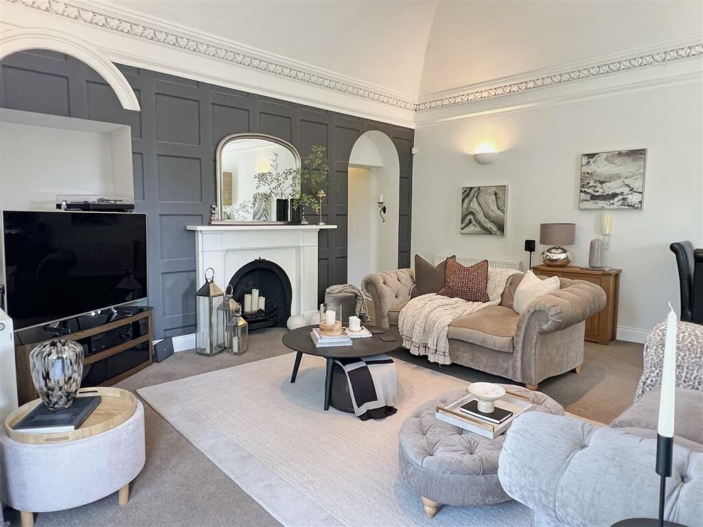 12 - Block of Flats For Sale, Hambrook, Bristol.JP