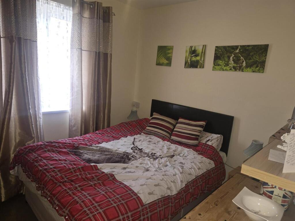 Dining Room / Bedroom 2