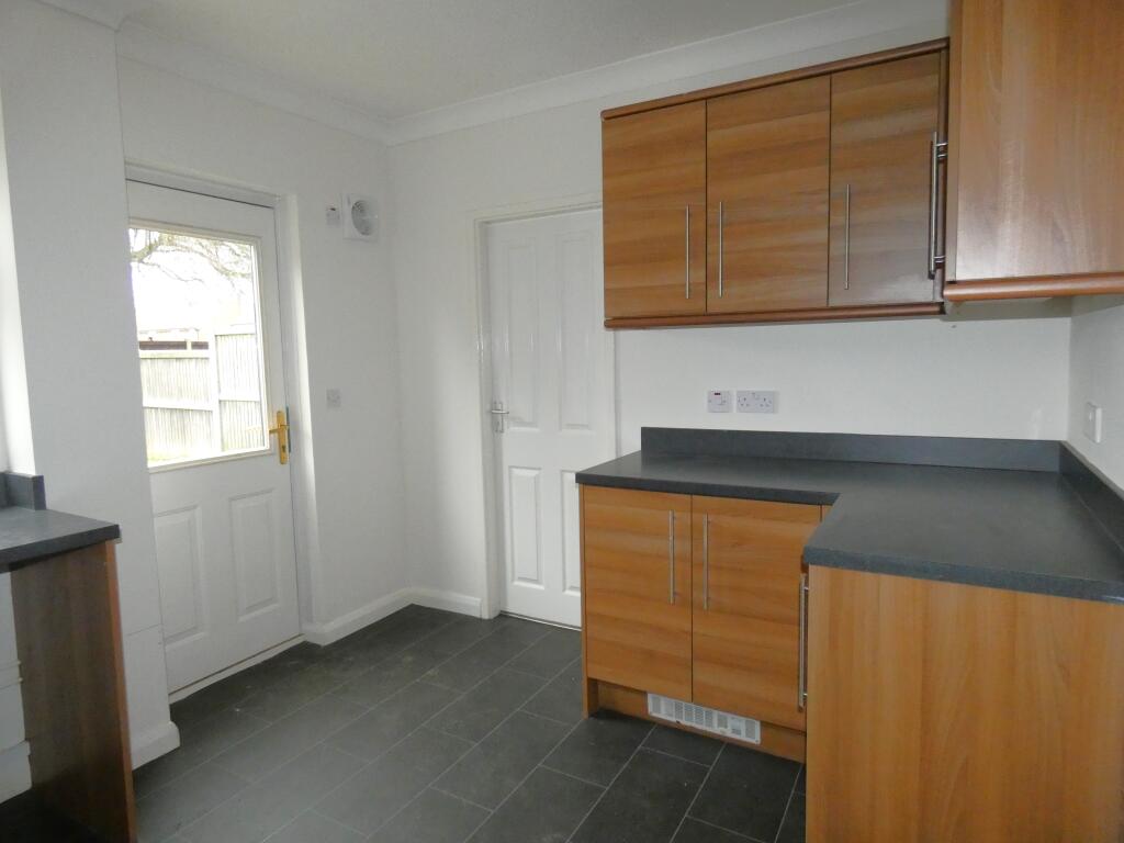 Pic 6 Kitchen.JPG