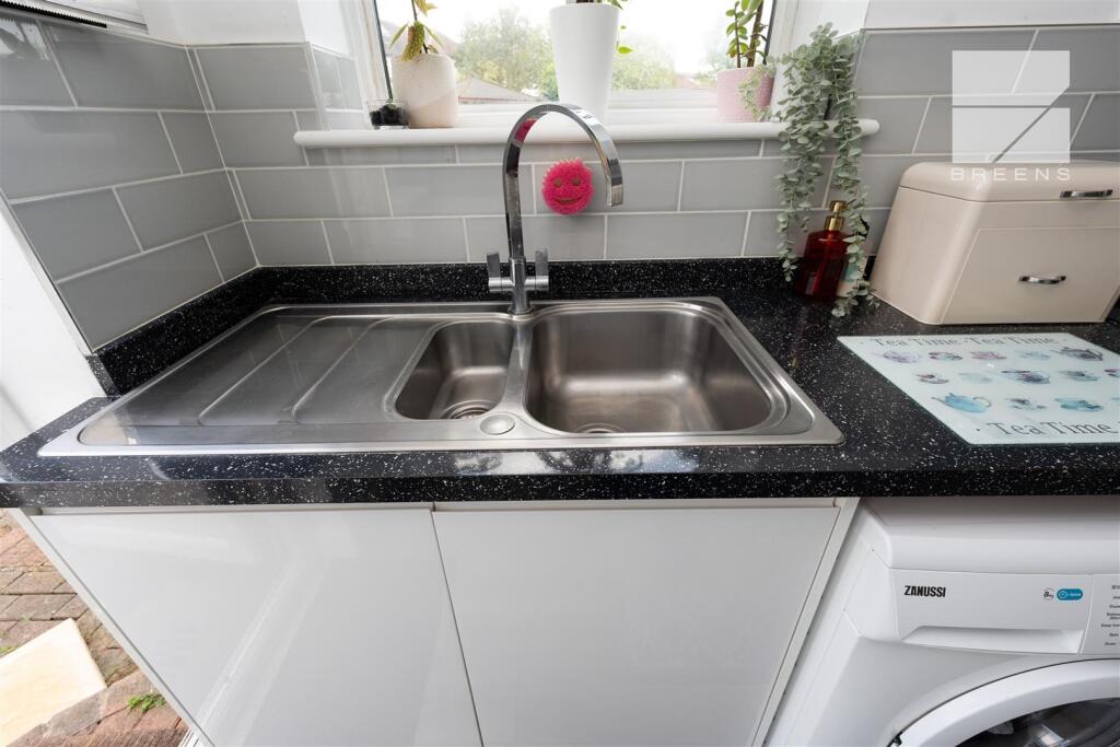 11 Dale View Gardens_0021.jpg