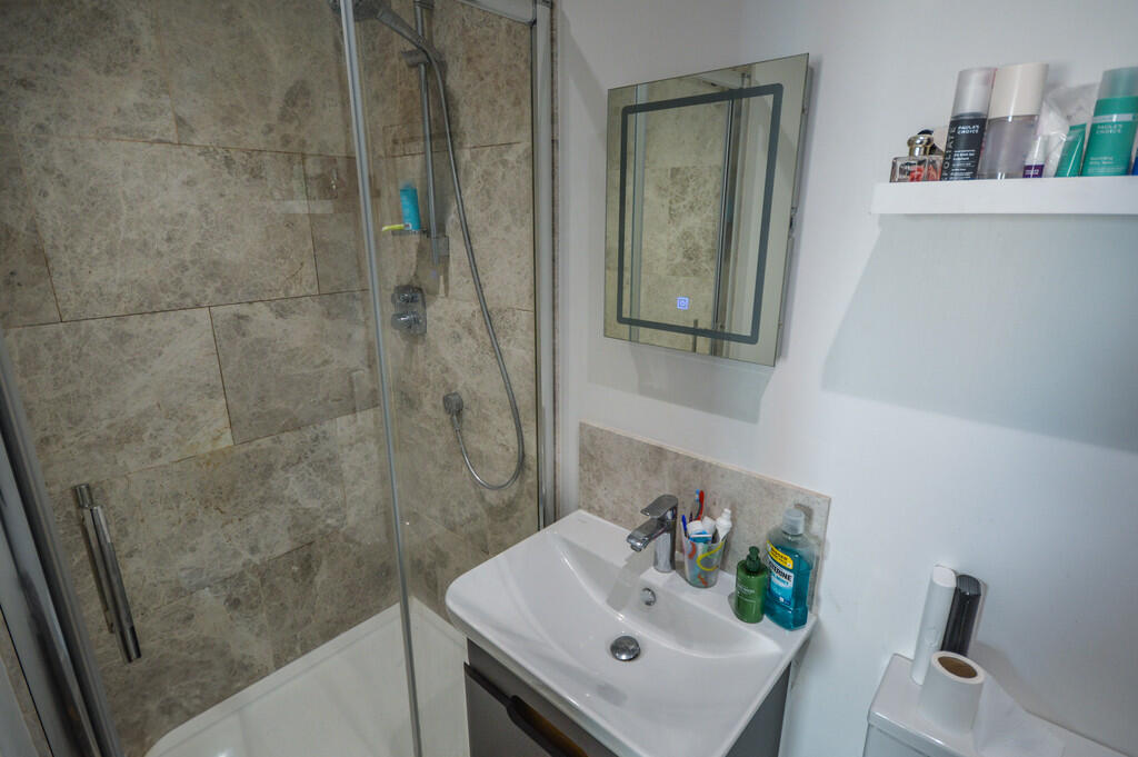 En Suite Shower R...