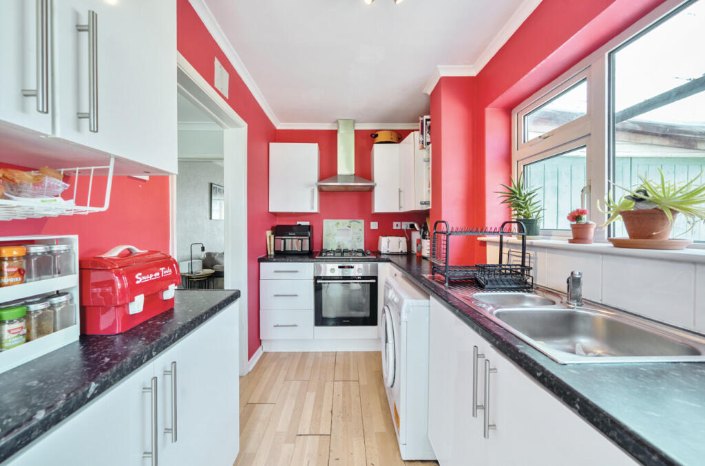 1304630-5-684c439...