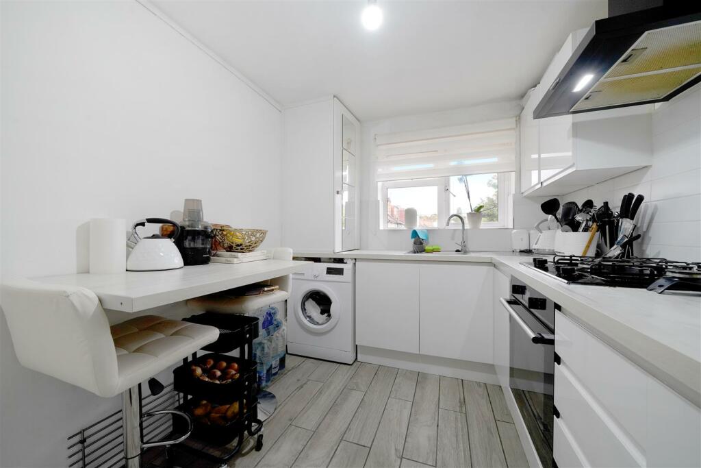 3 Sheppards Court, Horsenden Lane North - kV9pt0CC