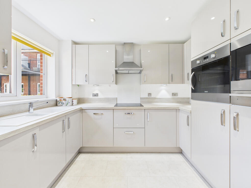 CAM02909G0-PR0473-STILL003