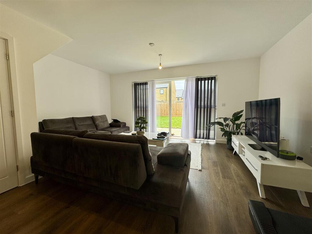 Old Oaks Lane, Newhall