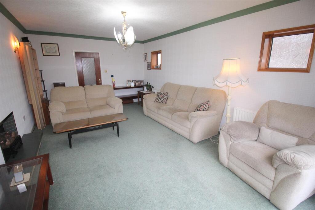 Crosland Road, 39, lounge 3.JPG