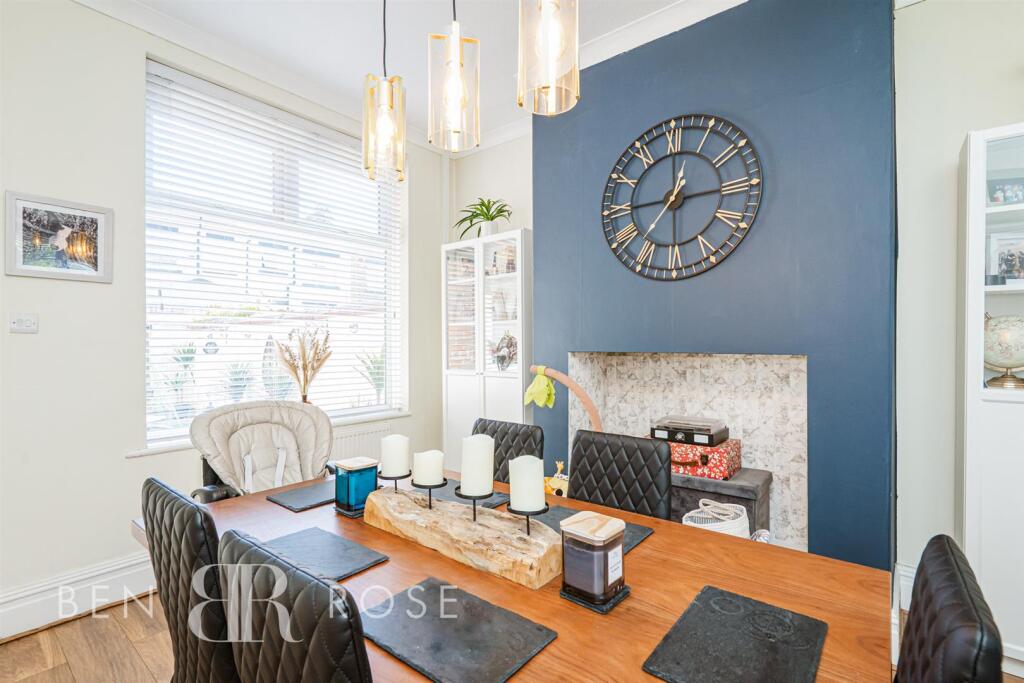 Lounge / Dining Room