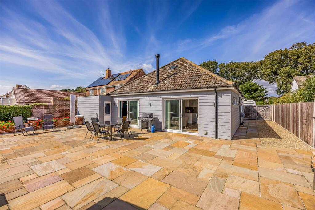 14 Salterns Lane, Hayling Island-Small-PorticoMark