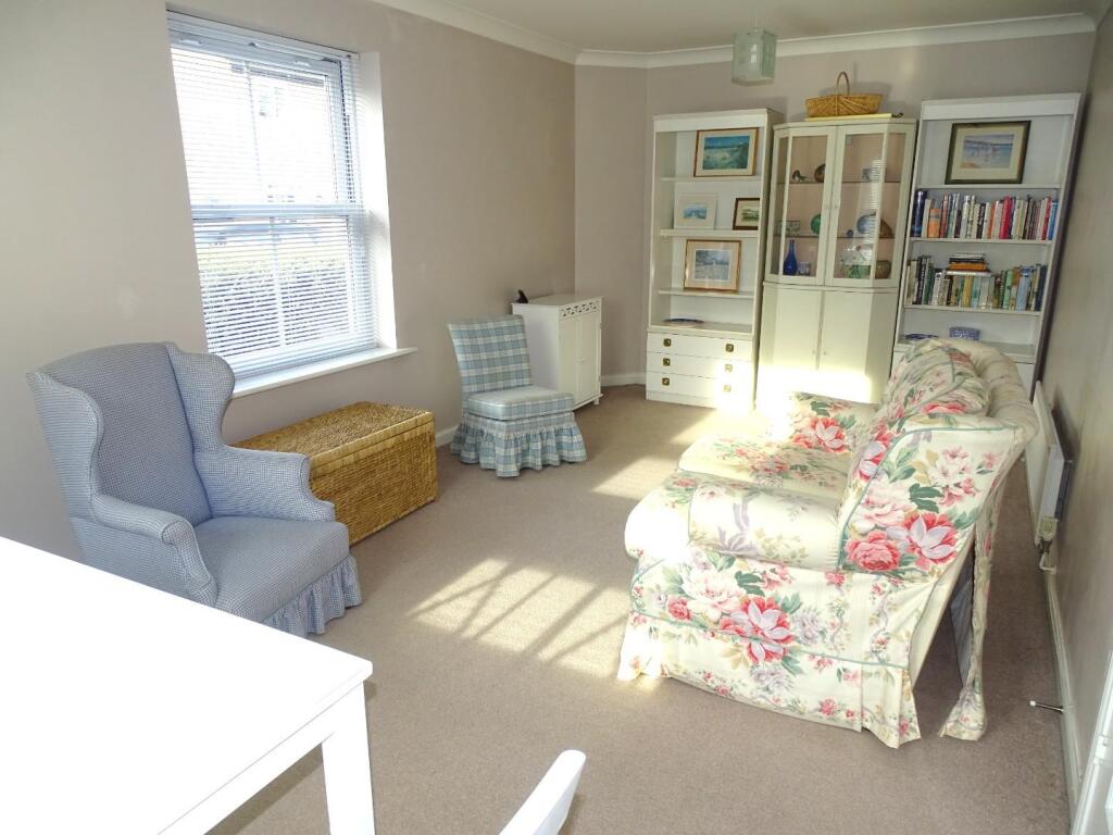 SPACIOUS LOUNGE