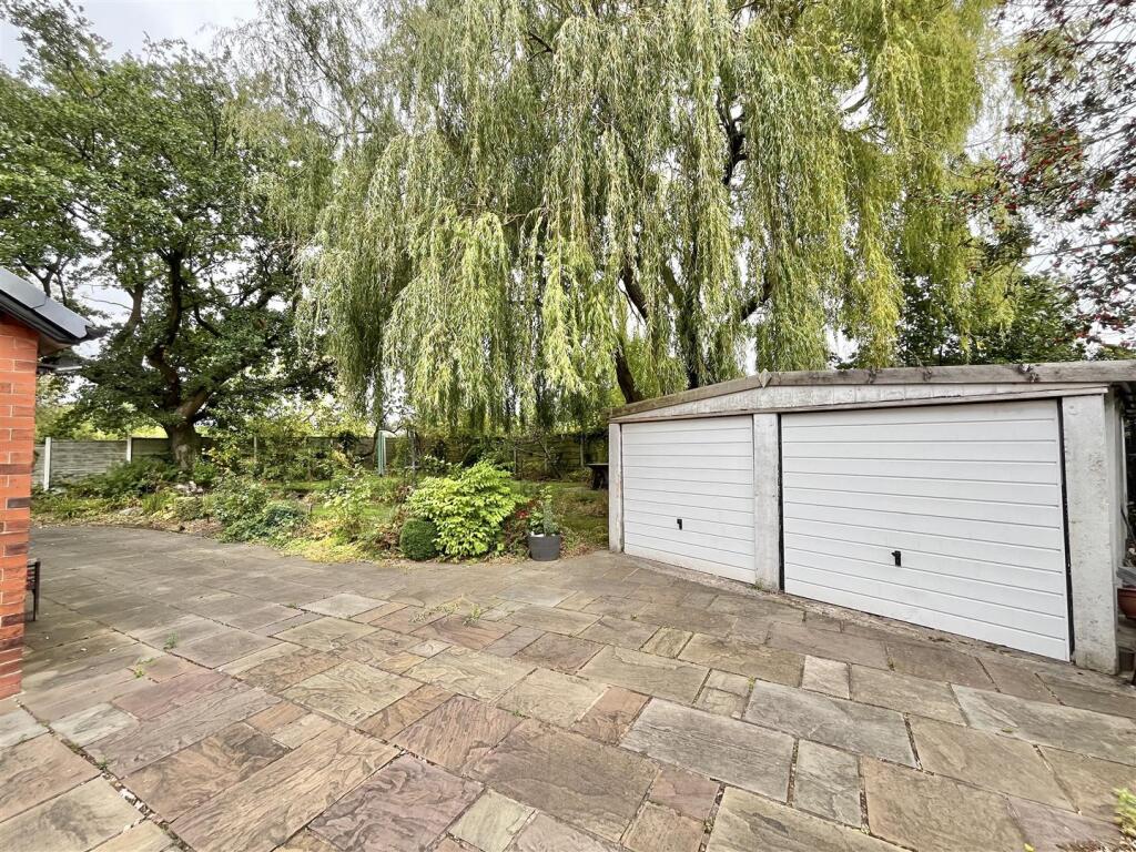 Detached Double Garage