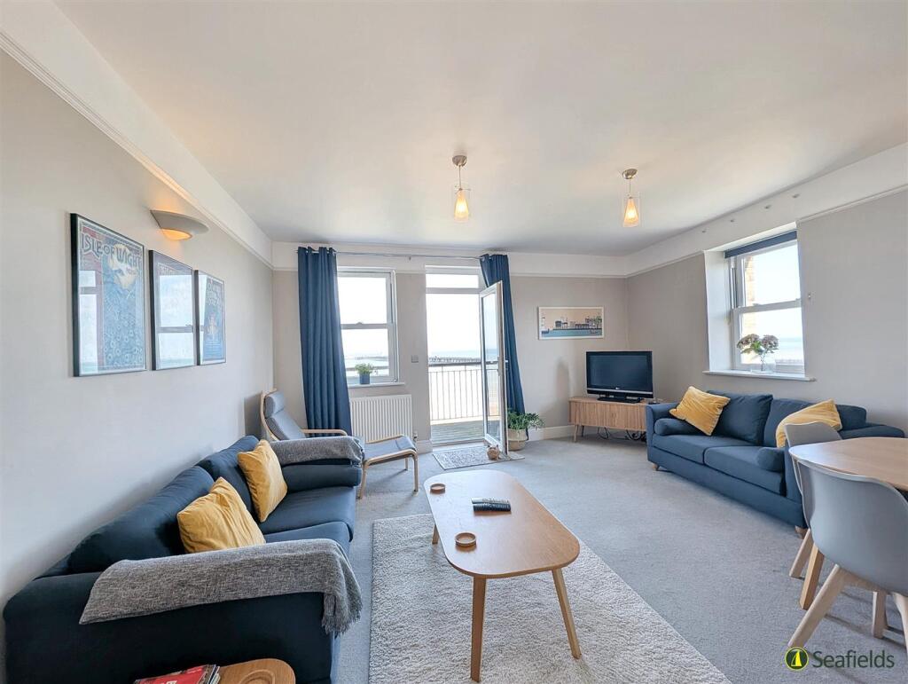 Sitting/Dining room