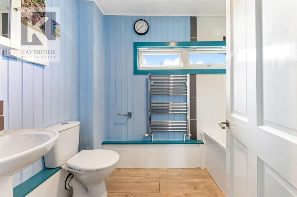 Andover Close, Epsom - KT19 9DA