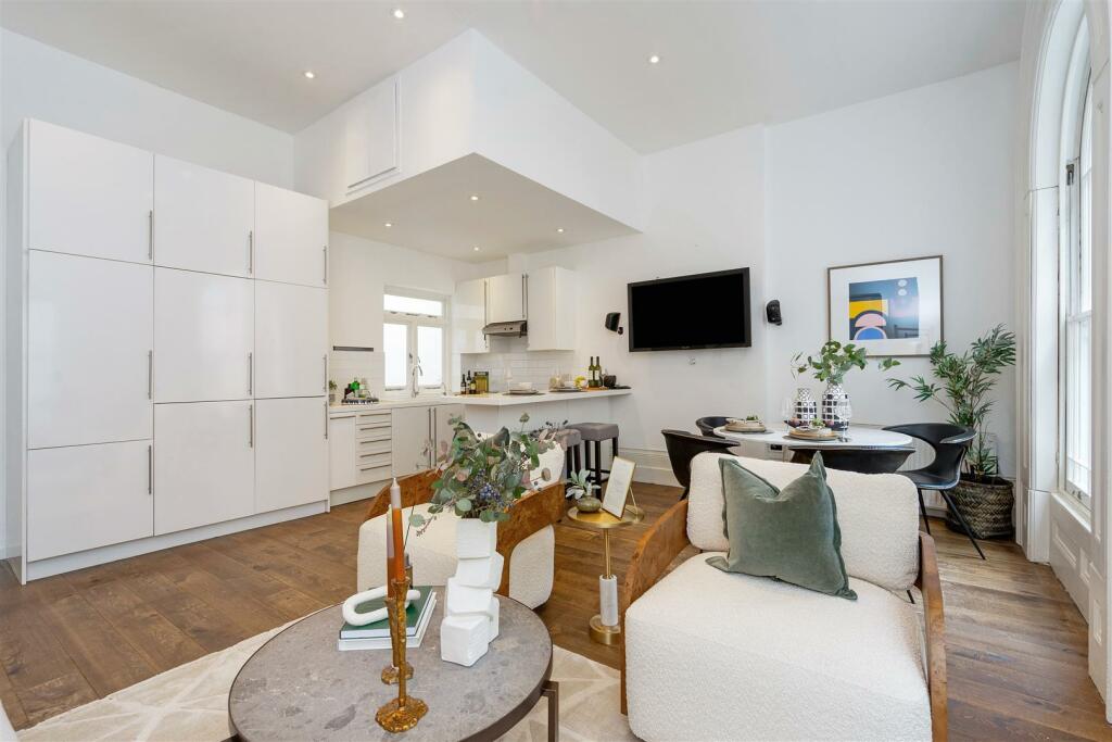 79101_Flat-2-53-Queens-Gardens-London (8).jpg