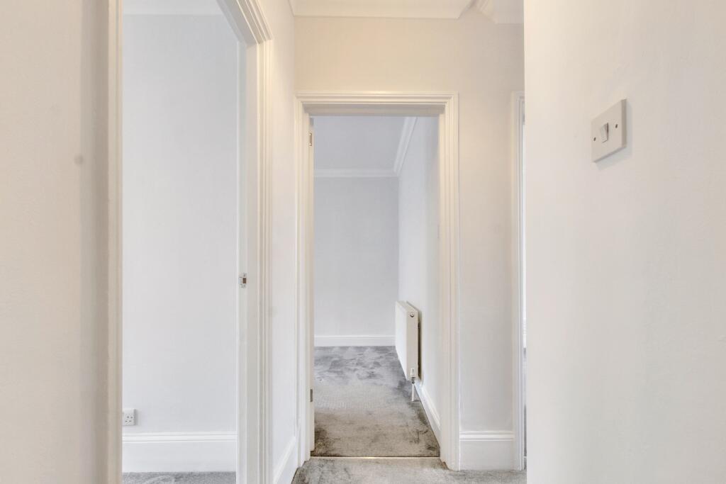 8.HALLWAY.jpg