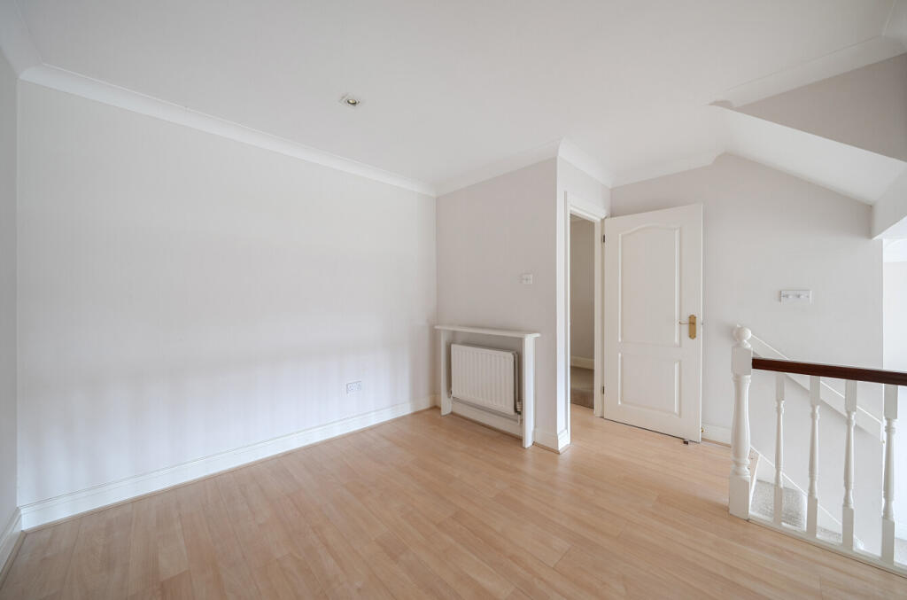 1396176-6-695d219...