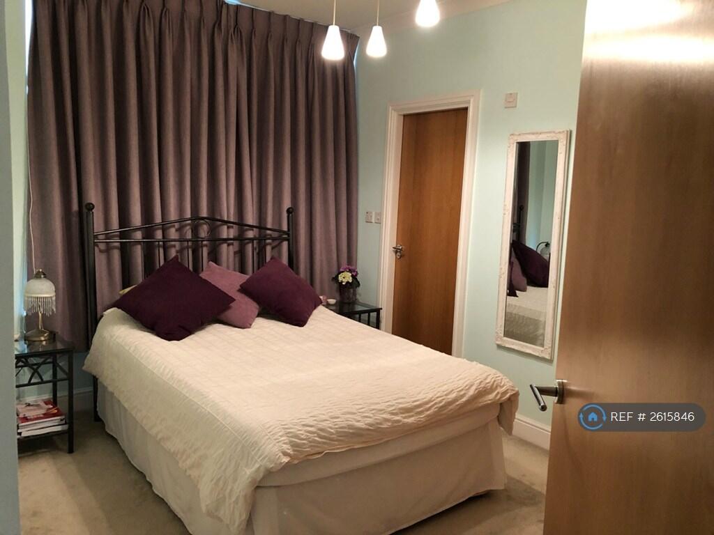 Master Bedroom With En-Suite